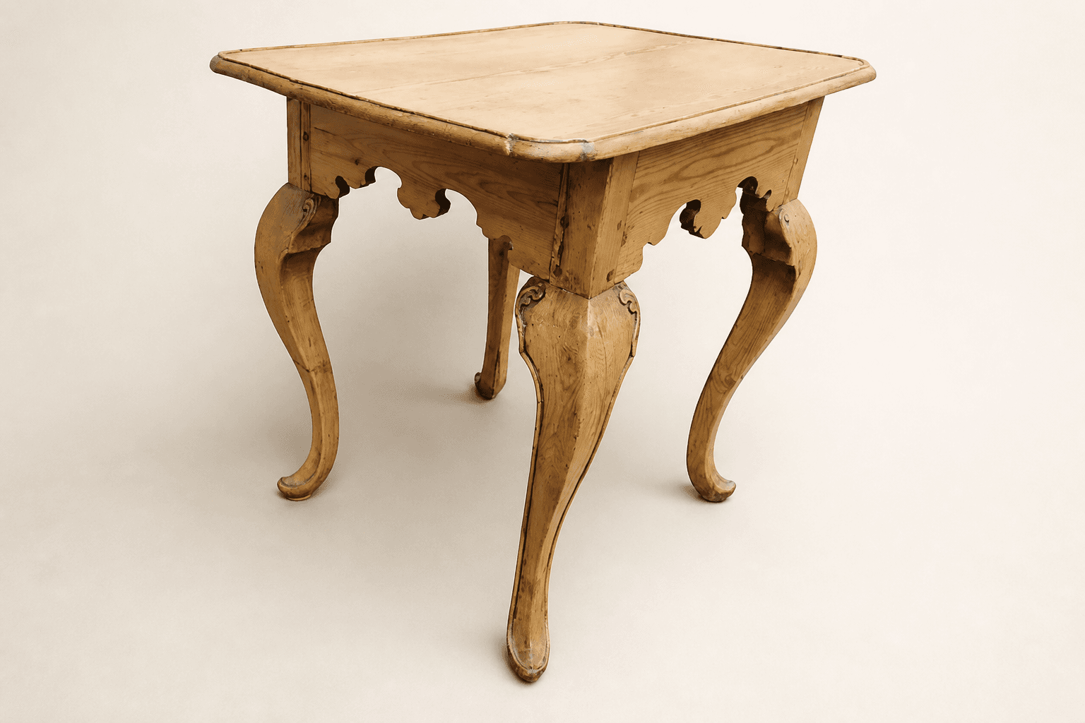 ROKOKKO BORD FRA TRØNDELAG | År ca. 1760-90