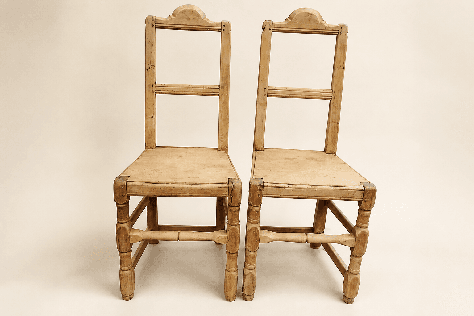 STOLER FRA TOTEN | 2 Stk. | År ca. 1790-1810